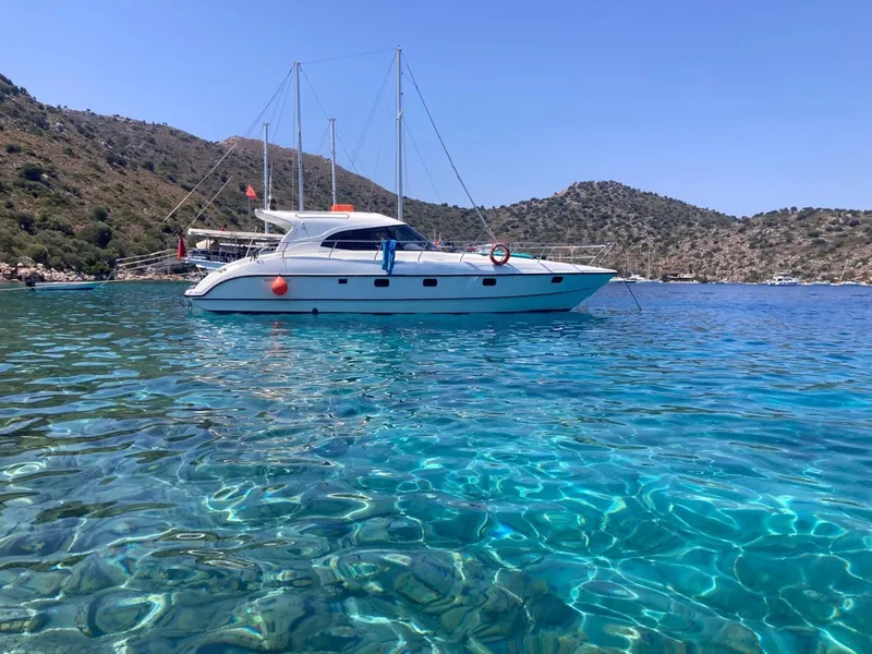 Marmaris Orhaniye 14 Metre American Craft Spor Motoryat Kiralama · 2