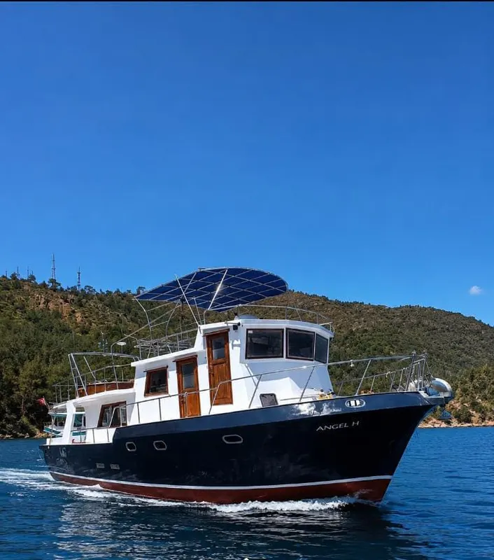 Jakuzili Özel Tekne Kiralama | Günlük Tur ve Konaklama · 3