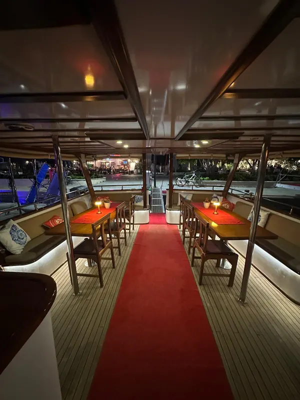 16 Metre Deep Royal – Marmaris 12 Kişilik Özel Tekne Kiralama · 5